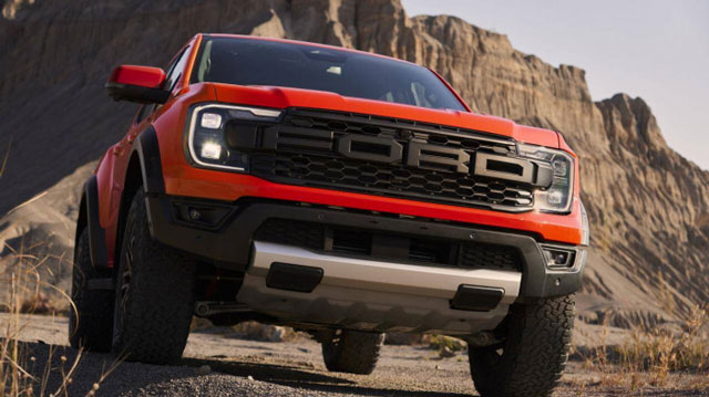 Review Ford Ranger Raptor 2023: Tìm hiểu Kích thước và Động cơ vận hành 