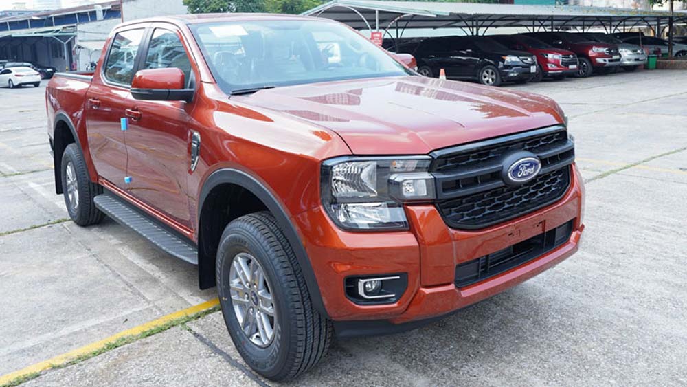 Giá xe Ford Ranger XLS 2.0L 4x2 MT 2023 không thay đổi, kèm chương trình khuyến mãi mới nhất tháng 7/2023