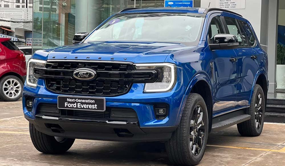 Giá xe Ford Everest Sport 4x2 AT 2023 kèm ưu đãi giá xe mới nhất tháng 7/2023