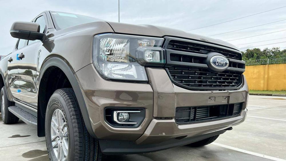 Mua Ford Ranger XLS 2.0L 4x4 AT 2023 nhận ngay cơ hội giảm 50% thuế trước bạ cùng nhiều ưu đãi hấp dẫn cuối năm